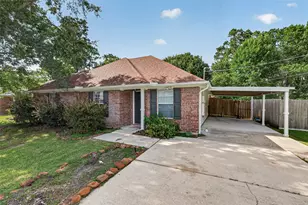 720 Springwood Dr, Conroe, TX 77385 - Photo 1