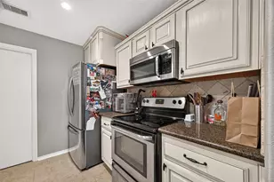 720 Springwood Dr, Conroe, TX 77385 - Photo 10