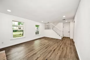 33 Kittiwake Ct, The Woodlands, TX 77380 - Photo 8
