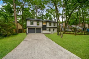 33 Kittiwake Ct, The Woodlands, TX 77380 - Photo 2