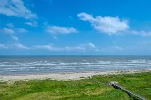 801 E Beach Dr, Galveston, TX 77550 - Photo 10