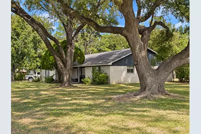 2211 Erickson Street, La Marque, TX 77568 - Photo 8