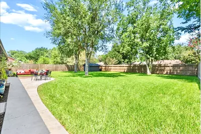 904 Sandringham Drive, Friendswood, TX 77546 - Photo 4