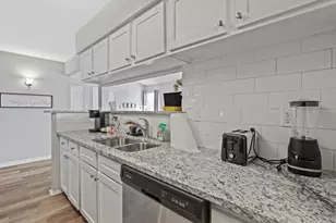 7200 T C Jester Blvd, Houston, TX 77088 - Photo 10