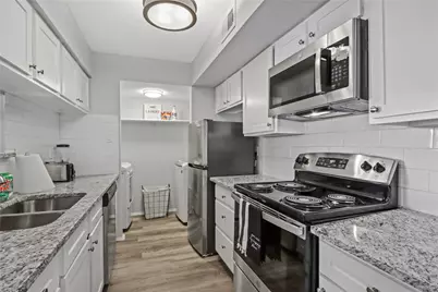 7200 T C Jester Boulevard #3103, Houston, TX 77088 - Photo 8