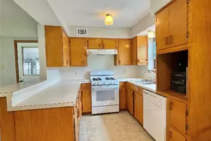 509 Dwyer St, Angleton, TX 77515 - Photo 6