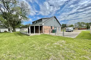 509 Dwyer St, Angleton, TX 77515 - Photo 32