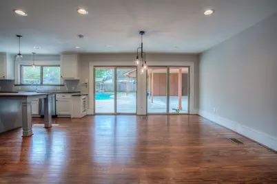 2010 Avenue N 1/2, Huntsville, TX 77340 - Photo 4