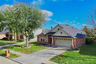 1527 Country Club Cove Dr, Baytown, TX 77521 - Photo 24