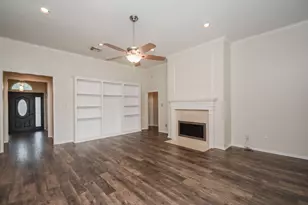 705 Eagle Lakes Dr, Friendswood, TX 77546 - Photo 8