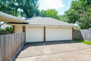 705 Eagle Lakes Dr, Friendswood, TX 77546 - Photo 30