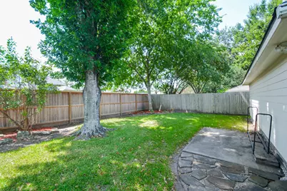 705 Eagle Lakes Drive, Friendswood, TX 77546 - Photo 28