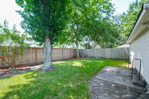 705 Eagle Lakes Dr, Friendswood, TX 77546 - Photo 28