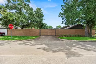 1754 Conrad Sauer Dr, Houston, TX 77043 - Photo 28