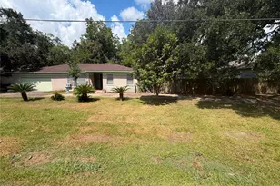 1714 W Sealy St, Alvin, TX 77511 - Photo 4