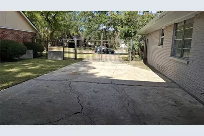 7807 Bellerive Dr Drive, Houston, TX 77036 - Photo 44