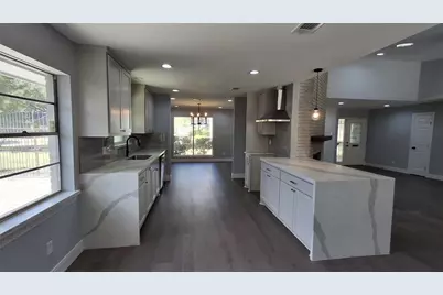 7807 Bellerive Dr Drive, Houston, TX 77036 - Photo 12