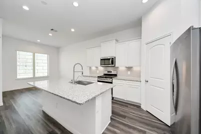 501 Newcomb Hollow Drive, Conroe, TX 77304 - Photo 10