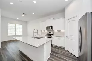 501 Newcomb Holw Dr, Conroe, TX 77304 - Photo 10