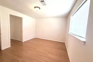 9706 Crestdale Cir, Houston, TX 77080 - Photo 18