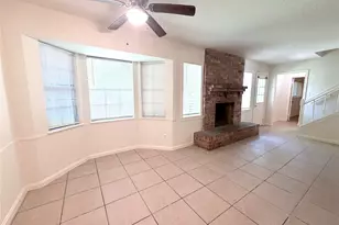 9706 Crestdale Cir, Houston, TX 77080 - Photo 4