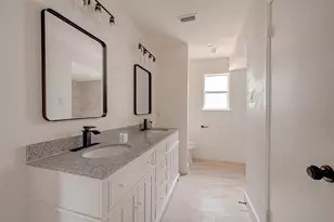 934 Goldfinch Ave, Sugar Land, TX 77478 - Photo 10