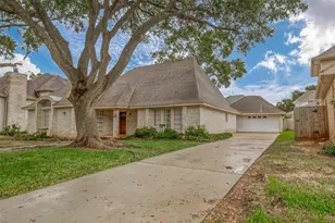 934 Goldfinch Ave, Sugar Land, TX 77478 - Photo 4