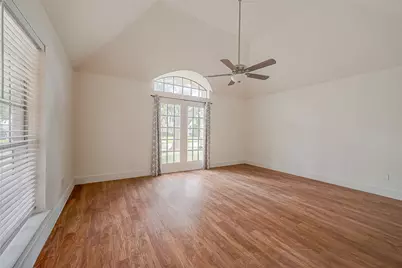 934 Goldfinch Avenue, Sugar Land, TX 77478 - Photo 8