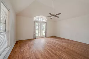 934 Goldfinch Ave, Sugar Land, TX 77478 - Photo 8