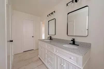 934 Goldfinch Avenue, Sugar Land, TX 77478 - Photo 12