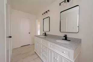 934 Goldfinch Ave, Sugar Land, TX 77478 - Photo 12
