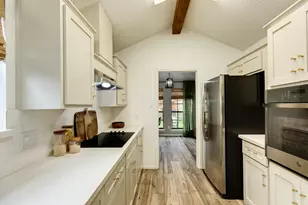 214 Zinnia St, Lake Jackson, TX 77566 - Photo 12