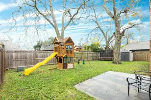 214 Zinnia St, Lake Jackson, TX 77566 - Photo 24