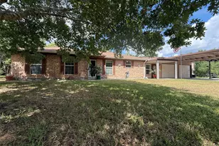 409 Lee Ave, Anahuac, TX 77514 - Photo 2