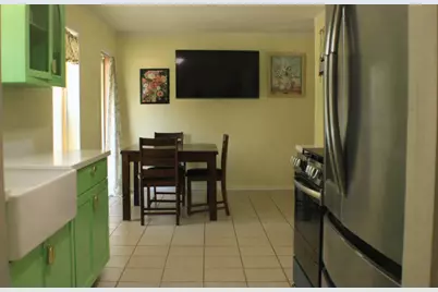 409 Lee Avenue, Anahuac, TX 77514 - Photo 6