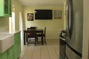 409 Lee Ave, Anahuac, TX 77514 - Photo 6