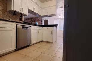 2010 S Palm Ct, Pasadena, TX 77502 - Photo 2