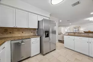 1801 Lazy Creek Ln, Pearland, TX 77581 - Photo 8