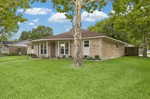 1801 Lazy Creek Ln, Pearland, TX 77581 - Photo 2
