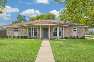 1801 Lazy Creek Ln, Pearland, TX 77581 - Photo 1
