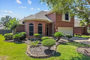 312 Blossomwood Dr, League City, TX 77573 - Photo 2