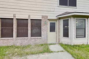 9818 Golden Prairie Ln, Houston, TX 77086 - Photo 16