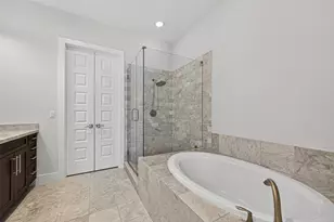 11012 Ave Malkenu Ave, Houston, TX 77043 - Photo 32