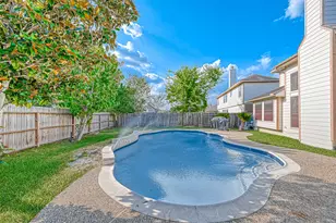 2015 Holly Glade Ln, Sugar Land, TX 77498 - Photo 32