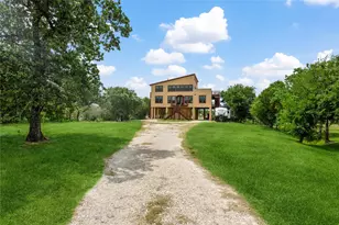 303 Winkler St, Baytown, TX 77520 - Photo 2