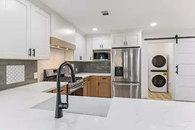 3411 80th Street, Galveston, TX 77551 - Photo 4