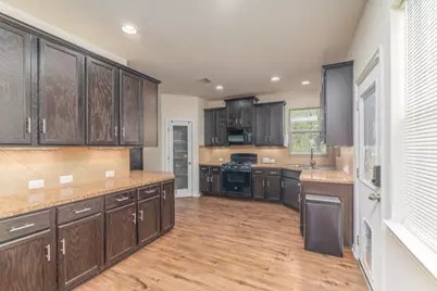 2318 Perkins Crossing Drive, Conroe, TX 77304 - Photo 10