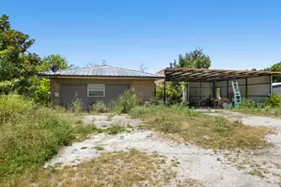 704 E Grand St, Whitewright, TX 75491 - Photo 26