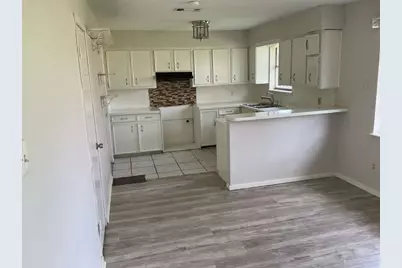 117 Bastrop Street, Angleton, TX 77515 - Photo 2