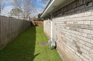 117 Bastrop St, Angleton, TX 77515 - Photo 14